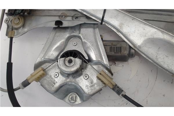 Recambio de mecanismo elevalunas delantero derecho para renault clio iii 1.5 dci (br17, cr17) referencia OEM IAM 400861D  