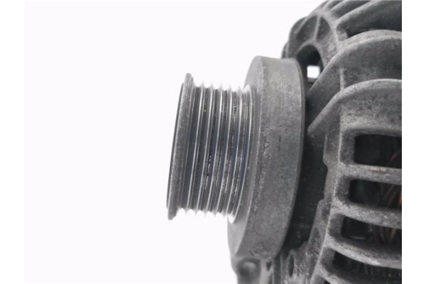 Recambio de alternador para renault clio ii (xbo) 1.4 75cv referencia OEM IAM 7700434899 124325031 