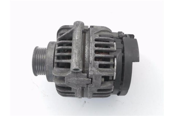 Recambio de alternador para renault clio ii (xbo) 1.4 75cv referencia OEM IAM 7700434899 124325031 