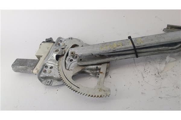 Recambio de mecanismo elevalunas delantero derecho para toyota avensis berlina (t25) 1.8 sol berlina (5-ptas) referencia OEM IAM