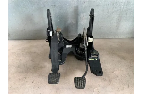 Recambio de juego pedales completo para opel astra j 1.7 cdti referencia OEM IAM 560013 13252175 Recambio de juego pedales completo para opel astra j 1.7 cdti referencia OEM IAM 560013 13252175