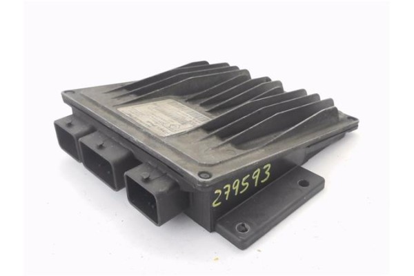 Recambio de centralita para renault clio ii (xbo) 1.5d dci 65cv referencia OEM IAM 8200331477 R0410B027C 