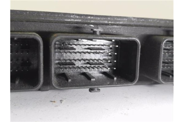 Recambio de centralita para renault clio ii (xbo) 1.5d dci 65cv referencia OEM IAM 8200331477 R0410B027C 