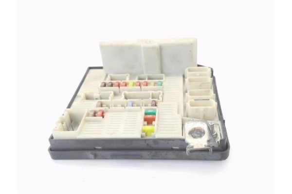 Recambio de caja fusibles/rele para renault kangoo ii (f/kw0) 1.5 dci (kw0c, kw0f) referencia OEM IAM 8200451902 USMX61  Recambio de caja fusibles/rele para renault kangoo ii (f/kw0) 1.5 dci (kw0c, kw0f) referencia OEM IAM 8200451902 USMX61