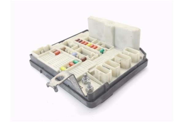 Recambio de caja fusibles/rele para renault kangoo ii (f/kw0) 1.5 dci (kw0c, kw0f) referencia OEM IAM 8200451902 USMX61  Recambio de caja fusibles/rele para renault kangoo ii (f/kw0) 1.5 dci (kw0c, kw0f) referencia OEM IAM 8200451902 USMX61