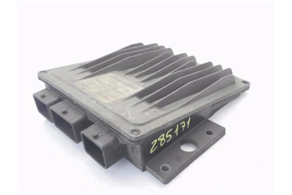 Recambio de centralita para renault clio ii (xbo) 1.5d dci 80cv referencia OEM IAM 8200212348 R0410C039A 