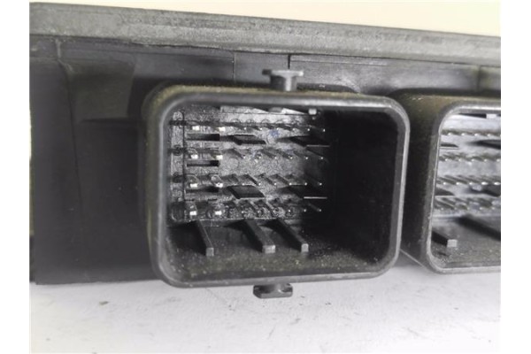 Recambio de centralita para renault clio ii (xbo) 1.5d dci 80cv referencia OEM IAM 8200212348 R0410C039A 