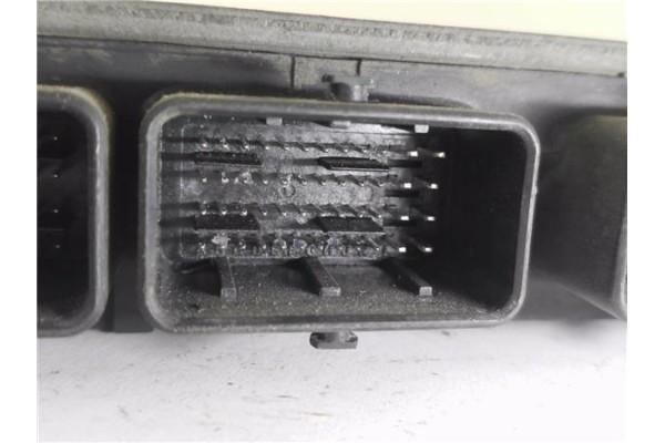 Recambio de centralita para renault clio ii (xbo) 1.5d dci 80cv referencia OEM IAM 8200212348 R0410C039A 