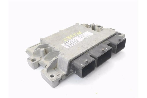 Recambio de centralita para renault clio ii (xbo) 1.2 16v 75cv referencia OEM IAM 8200473744 S120201109A 