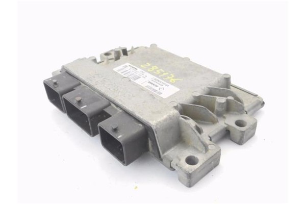 Recambio de centralita para renault clio ii (xbo) 1.2 16v 75cv referencia OEM IAM 8200473744 S120201109A 