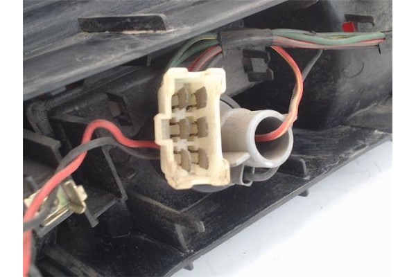 Recambio de piloto trasero izquierdo para mazda 323 berlina (bd1) referencia OEM IAM 8BBC51160  