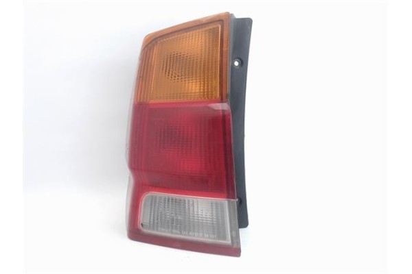 Recambio de piloto trasero izquierdo para mitsubishi montero (v20/v40) referencia OEM IAM MB831085  