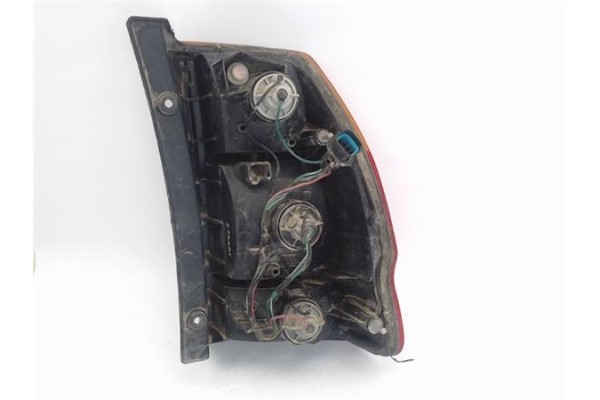 Recambio de piloto trasero izquierdo para mitsubishi montero (v20/v40) referencia OEM IAM MB831085  