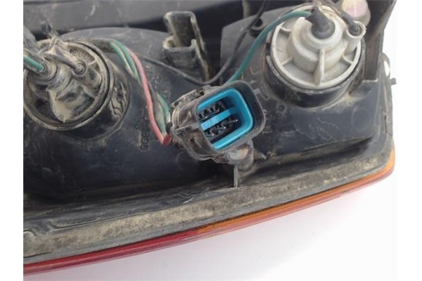 Recambio de piloto trasero izquierdo para mitsubishi montero (v20/v40) referencia OEM IAM MB831085  