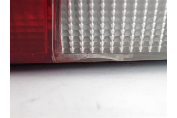 Recambio de piloto trasero derecho para chrysler neon pl referencia OEM IAM 5261862  