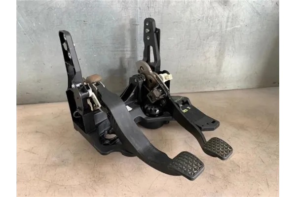 Recambio de juego pedales completo para opel astra j 1.7 cdti referencia OEM IAM 560013 13252175 