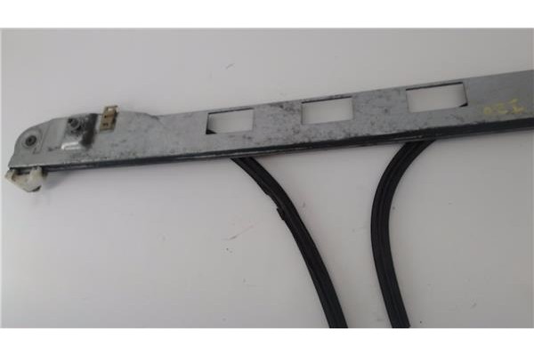 Recambio de mecanismo elevalunas delantero izquierdo para renault master iii combi 2.3 l1h1 3,0t referencia OEM IAM 12800103  