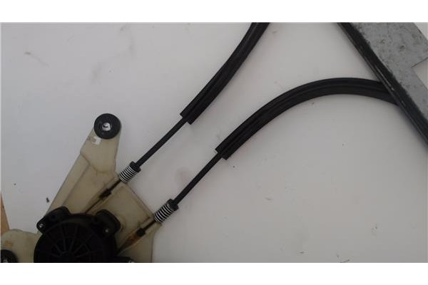 Recambio de mecanismo elevalunas delantero izquierdo para renault master iii combi 2.3 l1h1 3,0t referencia OEM IAM 12800103  