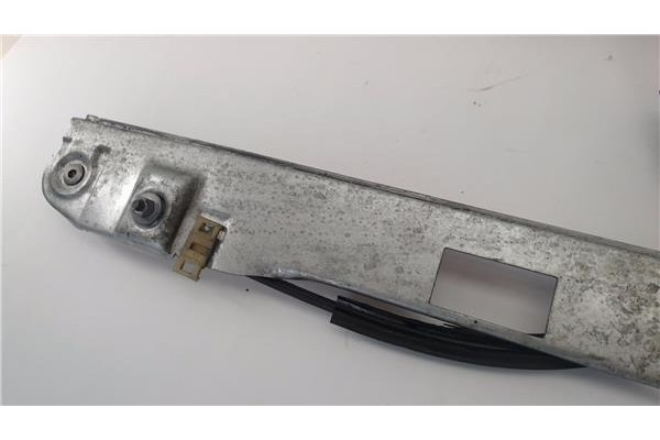 Recambio de mecanismo elevalunas delantero derecho para renault master iii combi 2.3 l1h1 3,0t referencia OEM IAM 128001031  