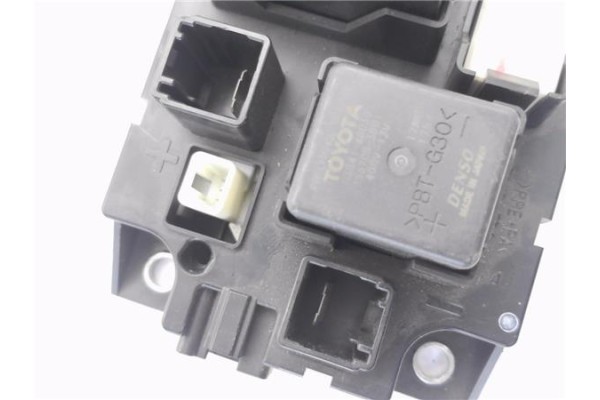Recambio de caja fusibles/rele para toyota prius (zvw30) 1.8 advance referencia OEM IAM 71405539  