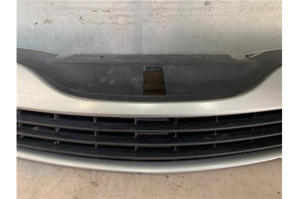 Recambio de rejilla paragolpes delantero para renault laguna ii (xgo) 1.9d dci (120) referencia OEM IAM 8200012581  