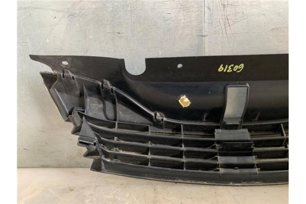 Recambio de rejilla paragolpes delantero para renault laguna ii (xgo) 1.9d dci (120) referencia OEM IAM 8200012581  