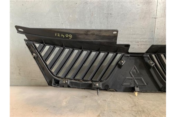 Recambio de rejilla capo para mitsubishi outlander (cw0) 2.0 di-d intense referencia OEM IAM 7450A037ZZ  