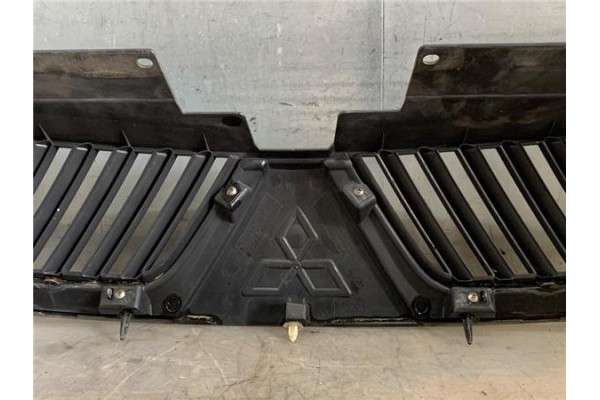 Recambio de rejilla capo para mitsubishi outlander (cw0) 2.0 di-d intense referencia OEM IAM 7450A037ZZ  