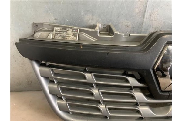 Recambio de rejilla paragolpes delantero para renault master iii combi 2.3 l1h1 3,0t referencia OEM IAM 623102803R  