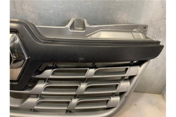 Recambio de rejilla paragolpes delantero para renault master iii combi 2.3 l1h1 3,0t referencia OEM IAM 623102803R  