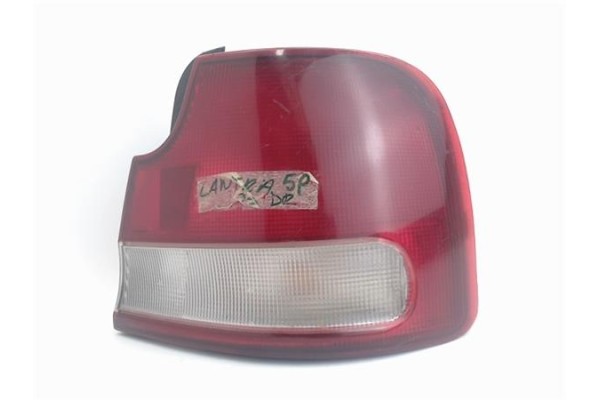 Recambio de piloto trasero derecho para hyundai lantra (j1) referencia OEM IAM 9240228520  