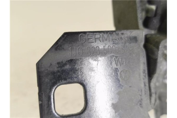 Recambio de cerradura capo para volkswagen golf iv berlina (1j1) 1.6 referencia OEM IAM 1J0823509B   Recambio de cerradura capo para volkswagen golf iv berlina (1j1) 1.6 referencia OEM IAM 1J0823509B