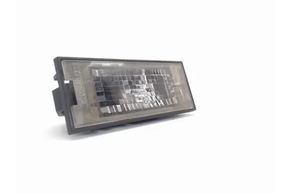 Recambio de piloto matricula trasero derecho para renault laguna iii berlina 2.0 dci (bt01, bt0e, bt0k) referencia OEM IAM 82004