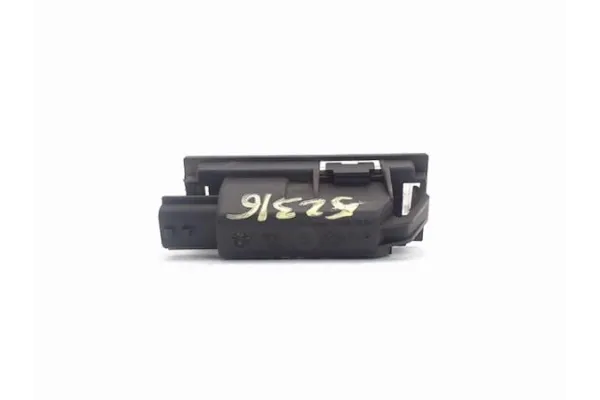 Recambio de piloto matricula trasero derecho para renault laguna iii berlina 2.0 dci (bt01, bt0e, bt0k) referencia OEM IAM 82004