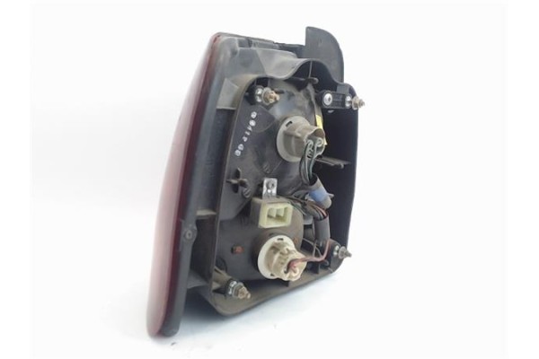 Recambio de piloto trasero derecho para hyundai lantra (j1) referencia OEM IAM 9240228520  