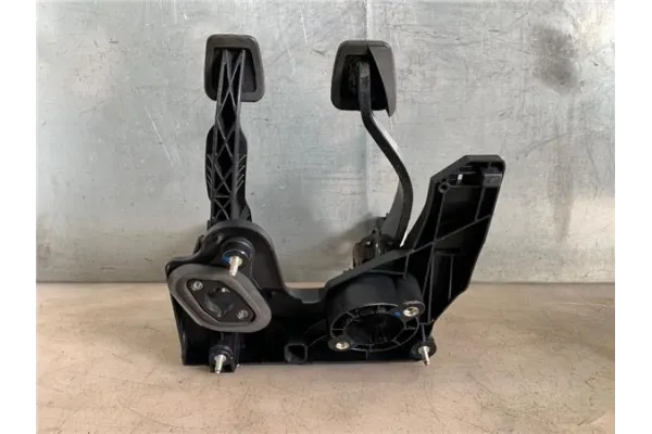 Recambio de juego pedales completo para opel astra j 1.7 cdti referencia OEM IAM 560013 13252175 