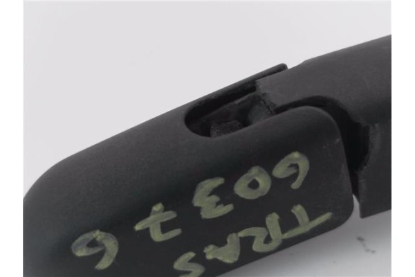 Recambio de brazo limpiaparabrisas trasero para peugeot 307 break/ sw (s2) 1.6 d-sign referencia OEM IAM 9636279777 6429T8 