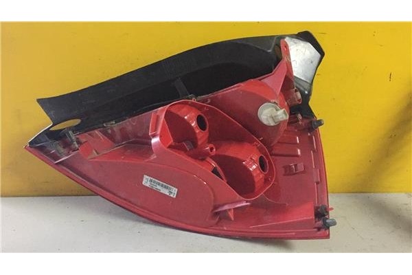 Recambio de piloto trasero izquierdo para renault megane ii (bm0/1_, cm0/1_) 1.6 16v referencia OEM IAM 8200413214  