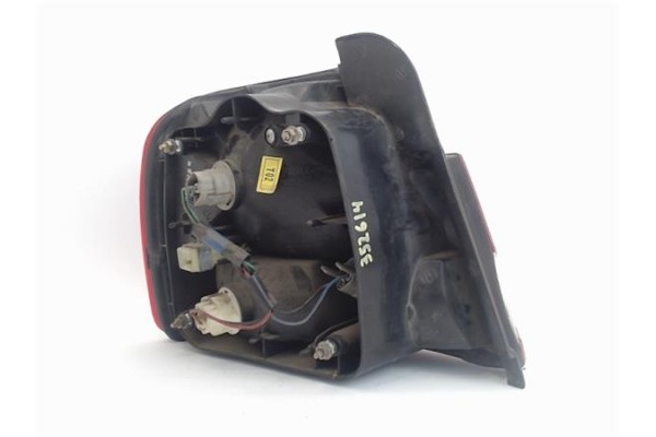 Recambio de piloto trasero derecho para hyundai lantra (j1) referencia OEM IAM 9240228520  