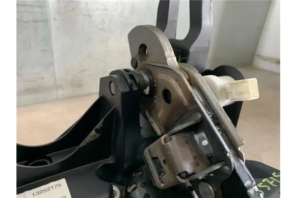 Recambio de juego pedales completo para opel astra j 1.7 cdti referencia OEM IAM 560013 13252175 