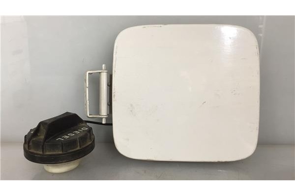 Recambio de tapa exterior combustible para hyundai h-1 furgón 2.5 td referencia OEM IAM 695104A002  