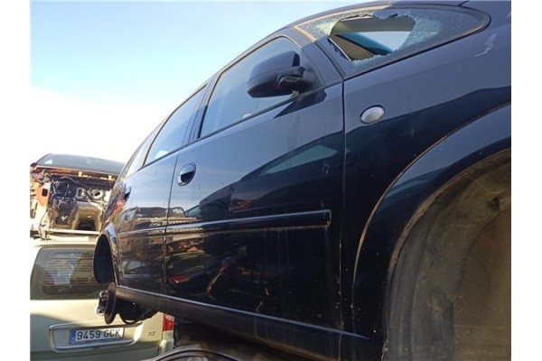 Recambio de puerta delantero derecha para opel meriva 1.7 cdti referencia OEM IAM   