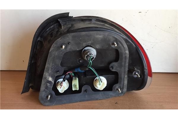Recambio de piloto trasero izquierdo para hyundai accent (x3) 1.3 1.5 gls referencia OEM IAM 9240220  