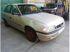 opel astra f berlina del año 1997
