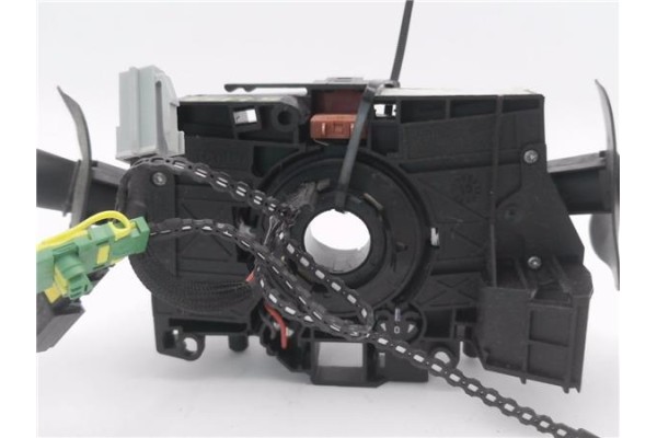 Recambio de mando intermitencia para renault clio ii fase ii (b/cb0) 1.5 pack dynamique referencia OEM IAM 7701047552   Recambio de mando intermitencia para renault clio ii fase ii (b/cb0) 1.5 pack dynamique referencia OEM IAM 7701047552