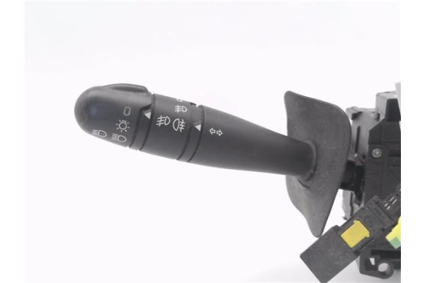 Recambio de mando intermitencia para renault clio ii fase ii (b/cb0) 1.5 pack dynamique referencia OEM IAM 7701047552   Recambio de mando intermitencia para renault clio ii fase ii (b/cb0) 1.5 pack dynamique referencia OEM IAM 7701047552