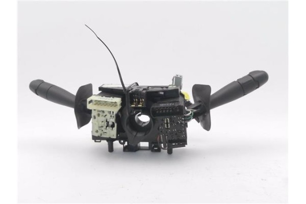 Recambio de mando intermitencia para renault clio ii fase ii (b/cb0) 1.5 pack dynamique referencia OEM IAM 7701047552   Recambio de mando intermitencia para renault clio ii fase ii (b/cb0) 1.5 pack dynamique referencia OEM IAM 7701047552