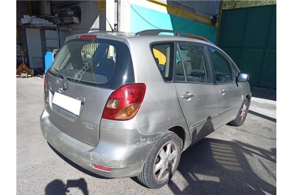 toyota corolla verso (e12) del año 2003