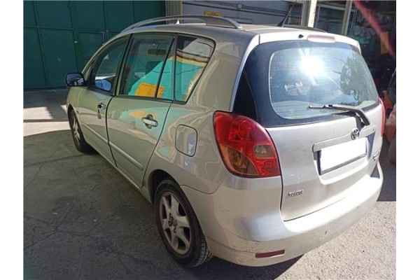 toyota corolla verso (e12) del año 2003