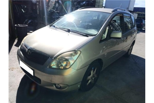 toyota corolla verso (e12) del año 2003